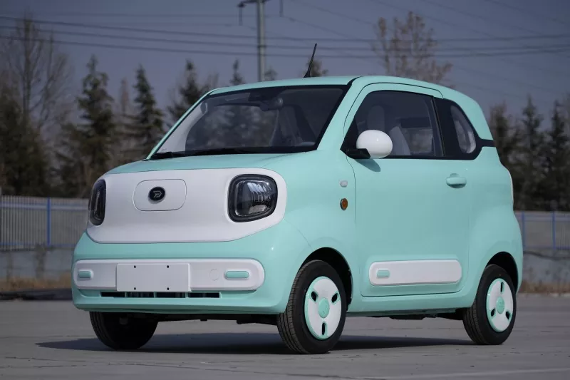 EEC Mini Electric Passenger Car: Elf of Urban Transportation
